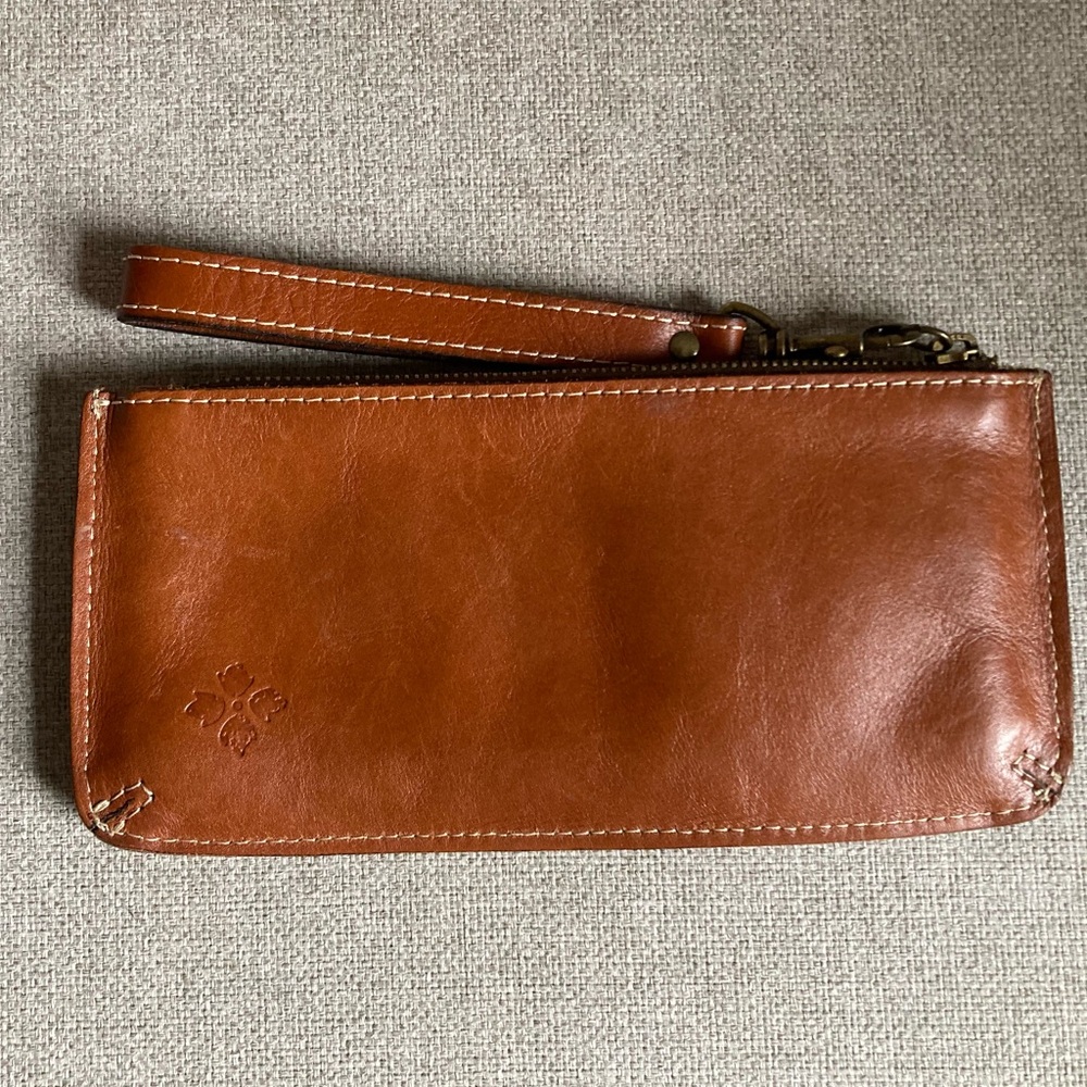 Patricia Nash tooled leather wristlet - Picture 2 of 7